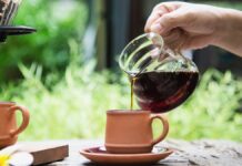 A reggeli kávé helyett jöhet a délutáni tea teázás