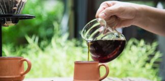 A reggeli kávé helyett jöhet a délutáni tea teázás